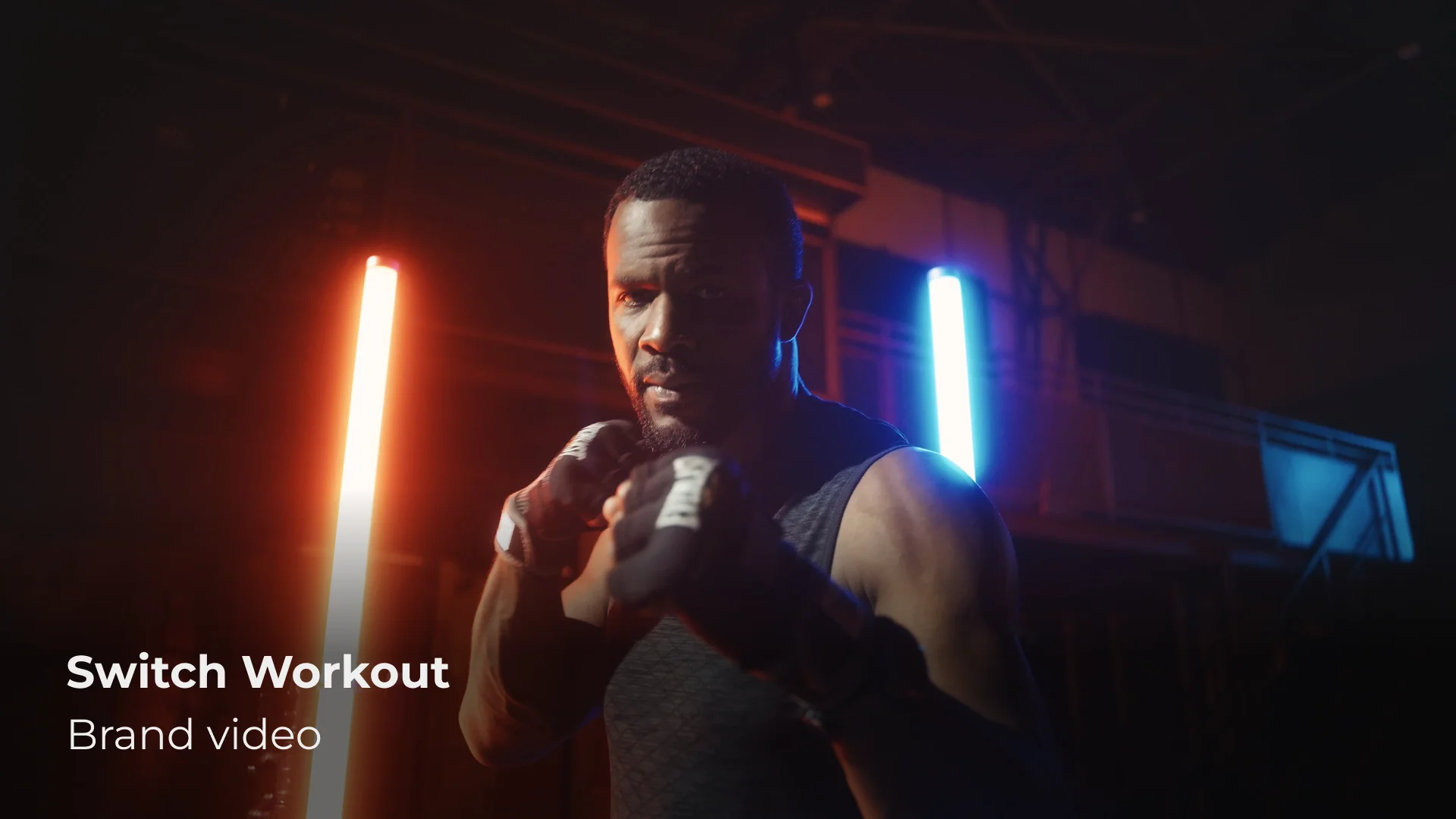 Close-up van bokser in actie tijdens brandvideo voor sportmerk Switch Workout