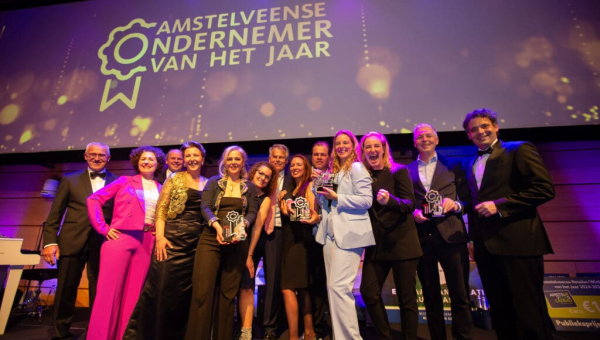 Finalisten van de Amstelveense Ondernemer van het Jaar verkiezing samen op de foto